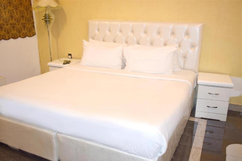 Hotel Leaders Plaza Salmiya Kuvait Kültér fotó